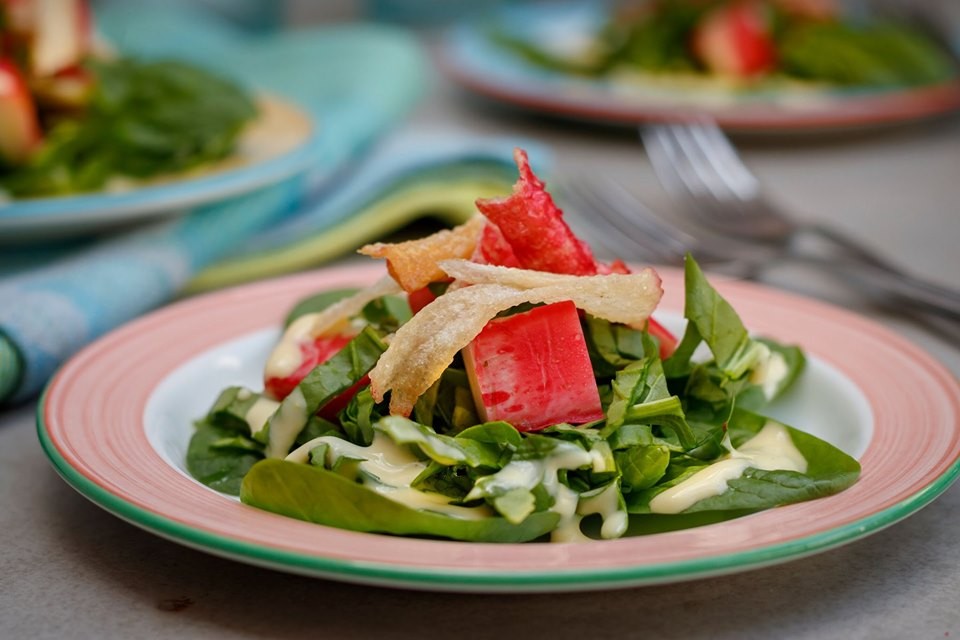 foto de Ensalada de espinacas con Kani Kama Santa Elena fresco y en snack